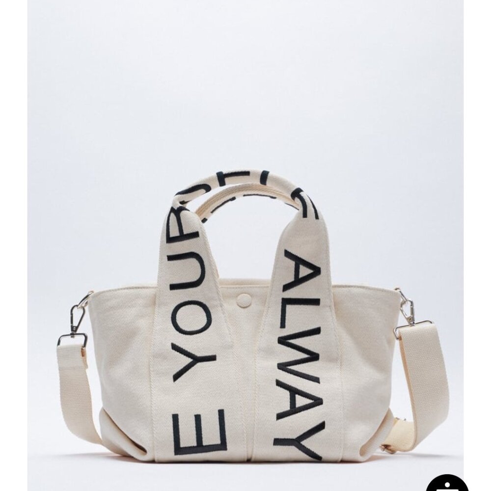 Text midi tote bag